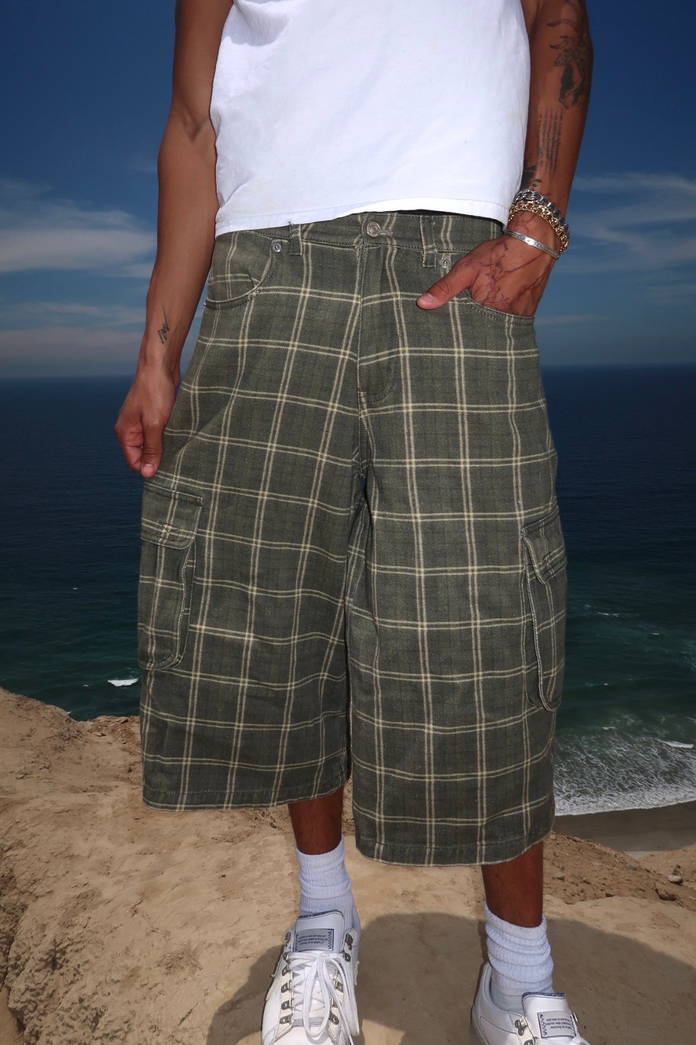 "olive plaid short"